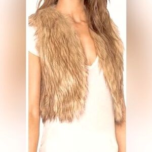 Old Navy Faux fur Vest Size M